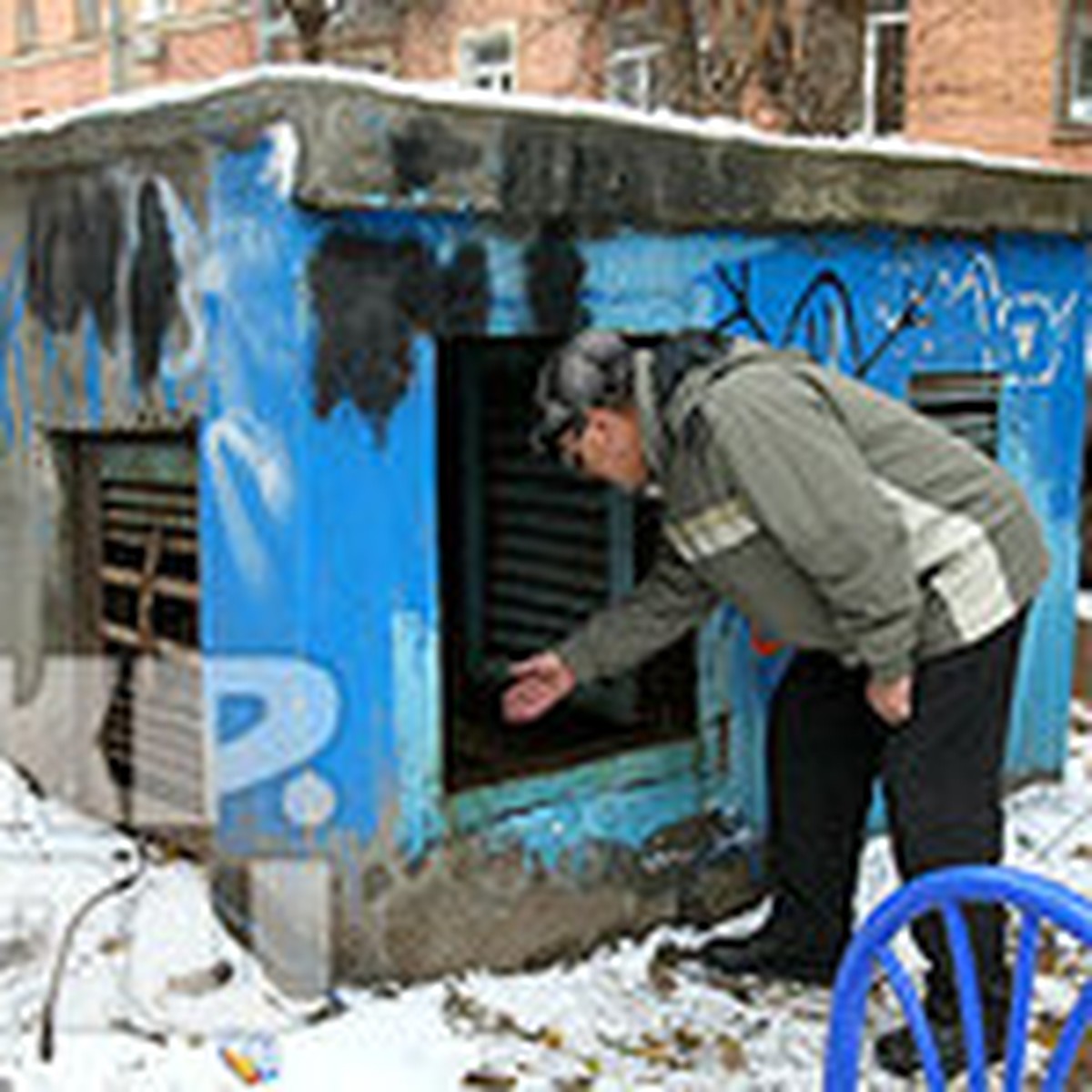 В Самаре на детской площадке открыто бомбоубежище три метра глубиной - KP.RU