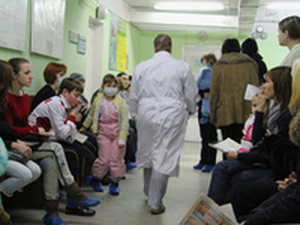 Врачи в поликлиниках работают в горячем режиме: принимают больных до 20.00.