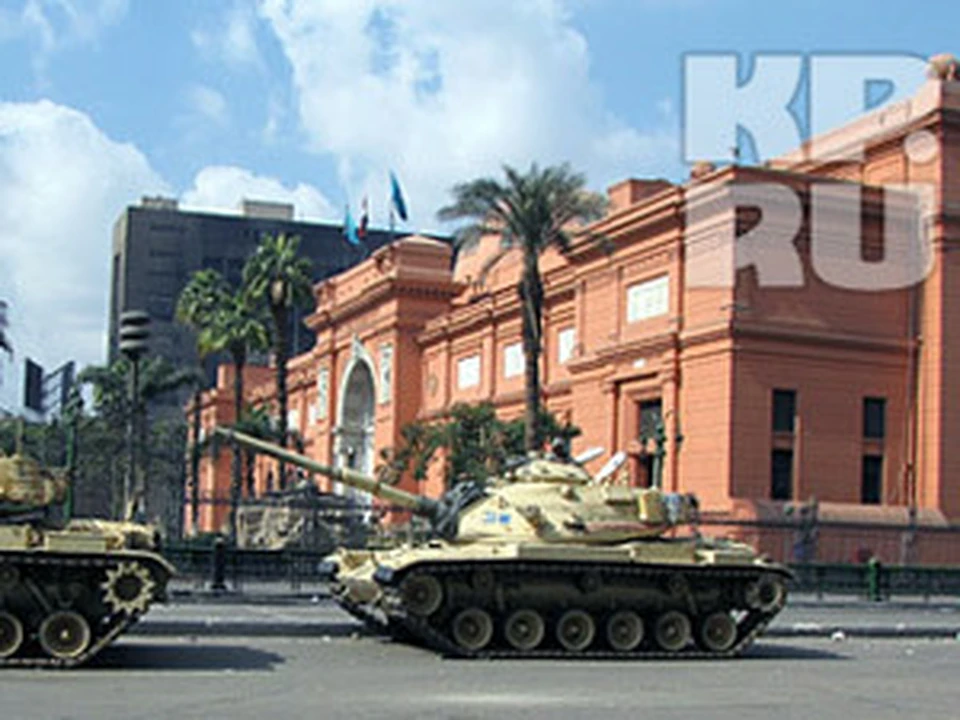 Теперь музей охраняют танки