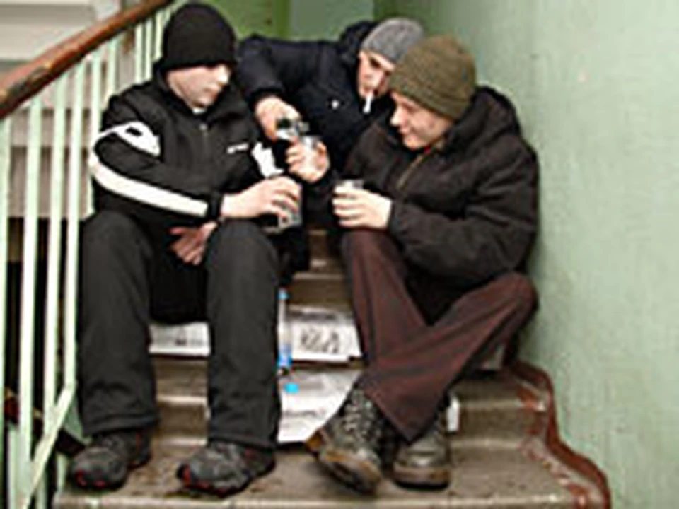 Красноярцы травятся водкой, а красноярки - таблетками