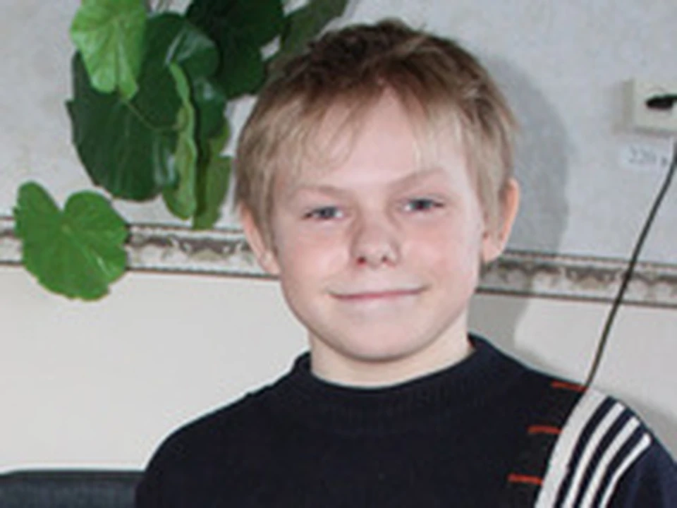 восьмилетний мальчик. мальчик спасает тонущего мальчика. 13 летний герой. работники полиции оловяннинского района. мальчик спасает друга.