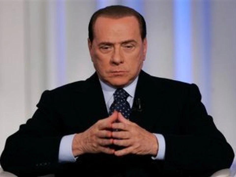 Берлускони отвергает все обвинения в свой адрес