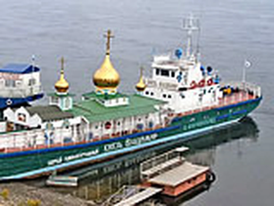 Храм-корабль приплывает в Казань из Волгограда