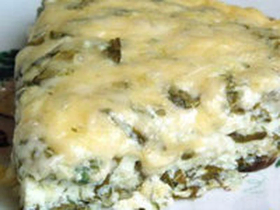 Омлет с щавелем. Листья щавеля. Яичница с щавелем. Омлет со шпинатом. Омлет по норвежски.