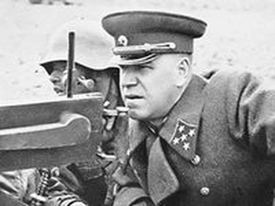 Жуков великие битвы. Жуков 1941-1945. Маршал Жуков 1941. Маршал Жуков 1943.