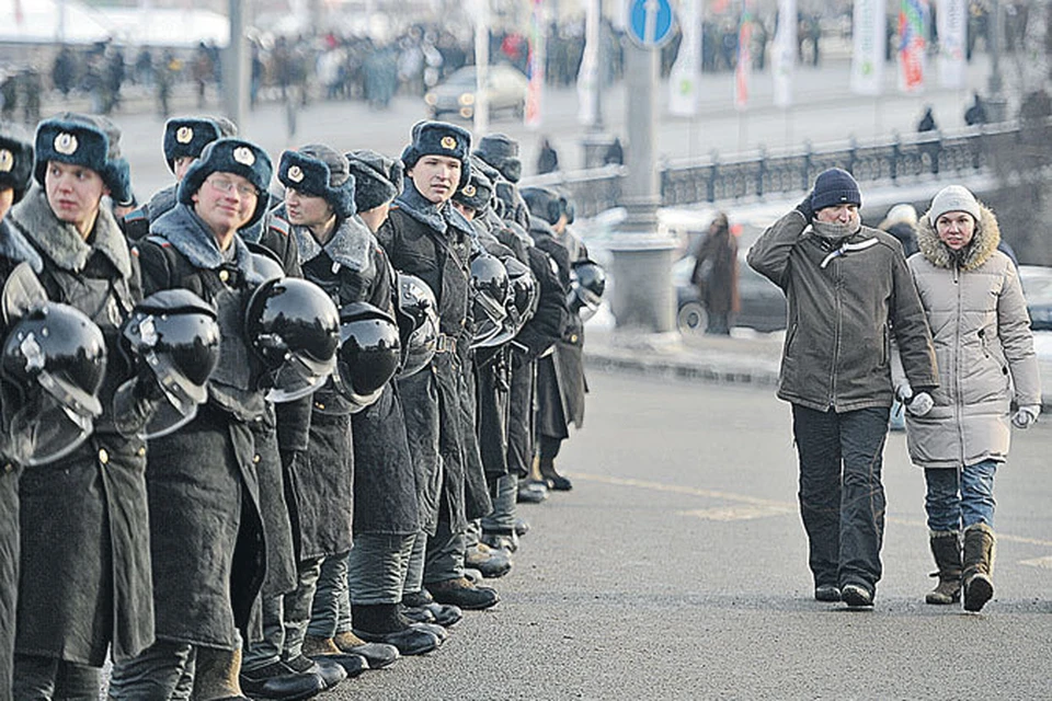 Во время последних митингов в Москве полиция действовала четко и  корректно - это признала даже оппозиция. На фото: усиление охраны порядка во время митинга в Москве 4 февраля 2012 года.