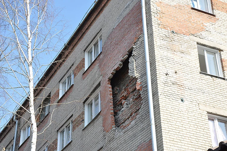 В обрушении стены в новосибирском общежитии виноват подрядчик?