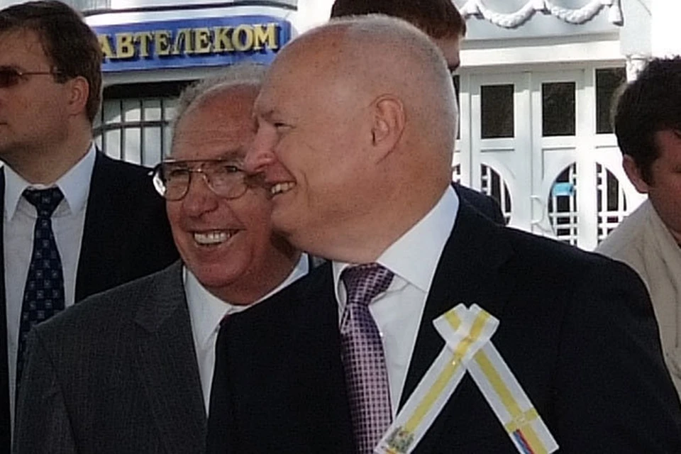 Леонид Козлов (слева) "сдал" своего шефа.