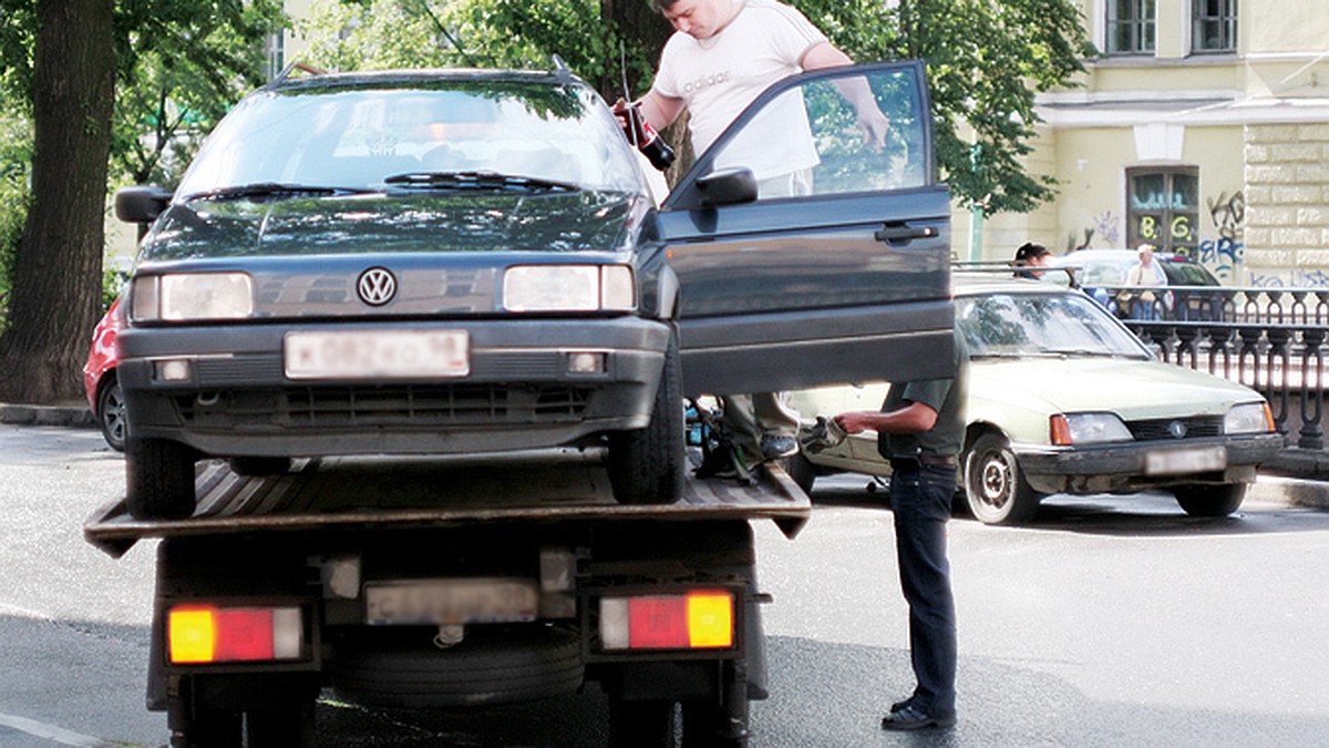 В Петербурге с 1 июля вводят платную эвакуацию - KP.RU