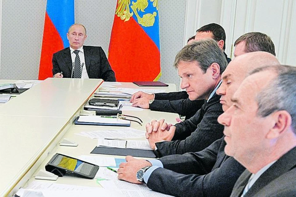 Владимир Путин на совещании по ликвидации последствий наводнения на Кубани потребовал от чиновников внимательно присматривать за деньгами.