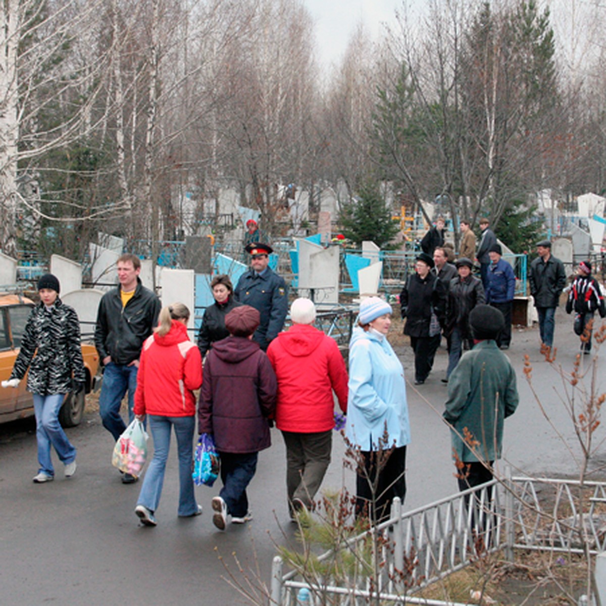 Оградки столики на кладбище