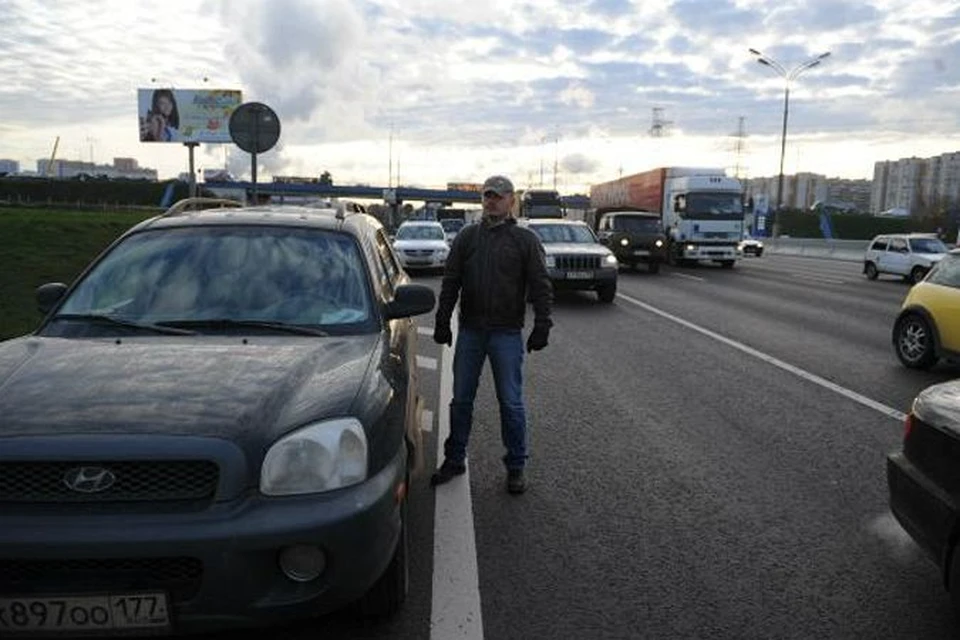 Активиста прозвали Сантой - благодаря ему водители из Бутова в 4 раза быстрее выезжают на кольцевую дорогу.