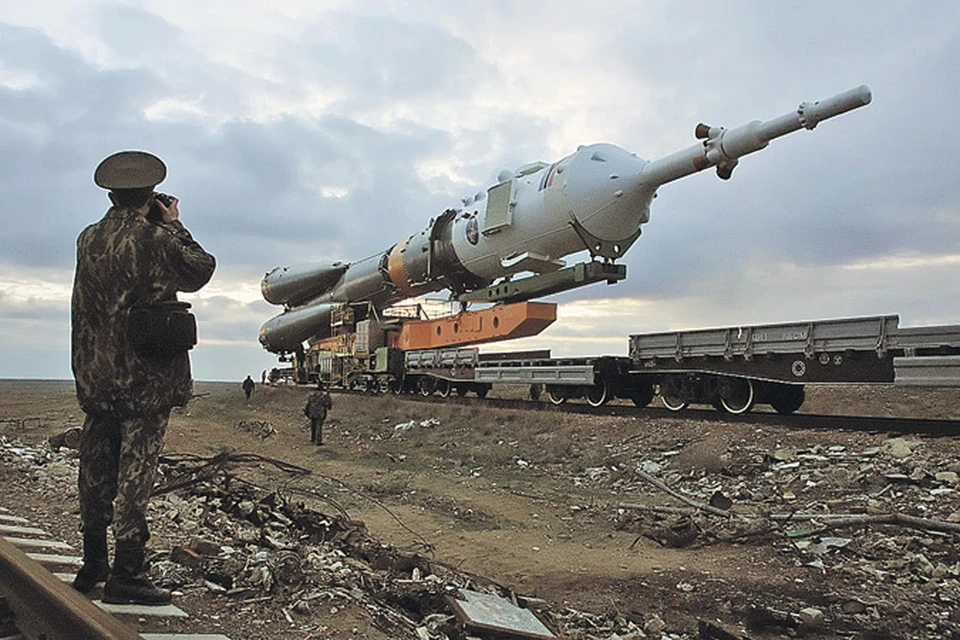 Байконур. Перед запуском пилотируемого космического корабля `Союз ТМ-34`