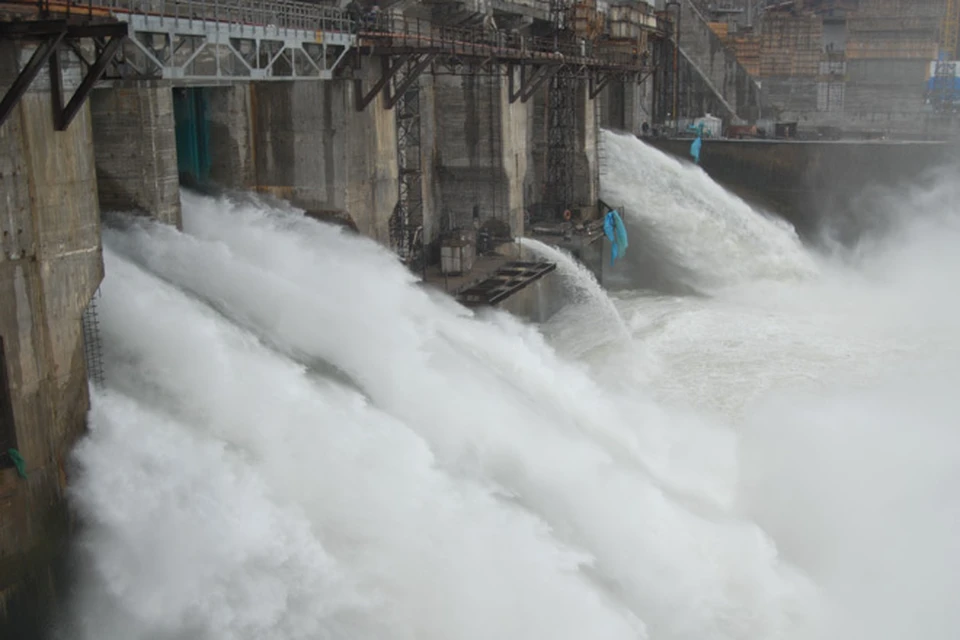 Богучанская гидроэлектростанция начала работать осенью прошлого года.