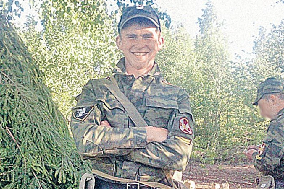 Илью Комарова из питерского Военного института Внутренних войск МВД России прозвали «кровавым курсантом», когда он сознался в убийстве.