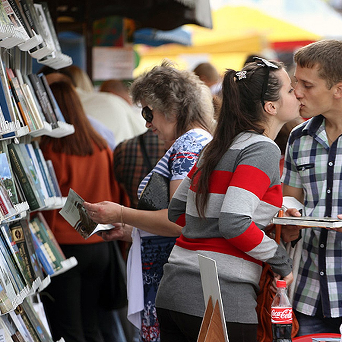 Книги в Минске: цены в магазине и на ночной выставке отличаются в разы! -  KP.RU