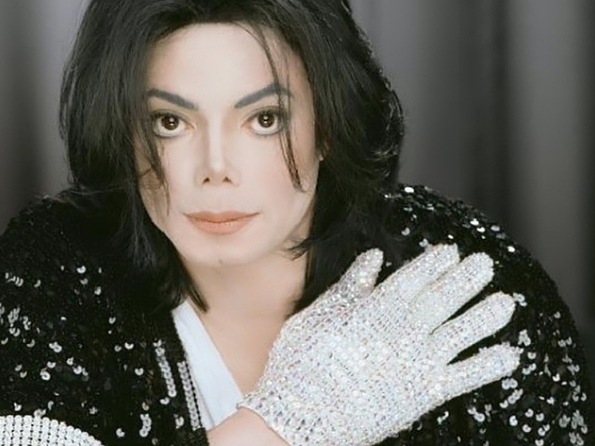 Самые знаменитые предметы гардероба Майкла Джексона