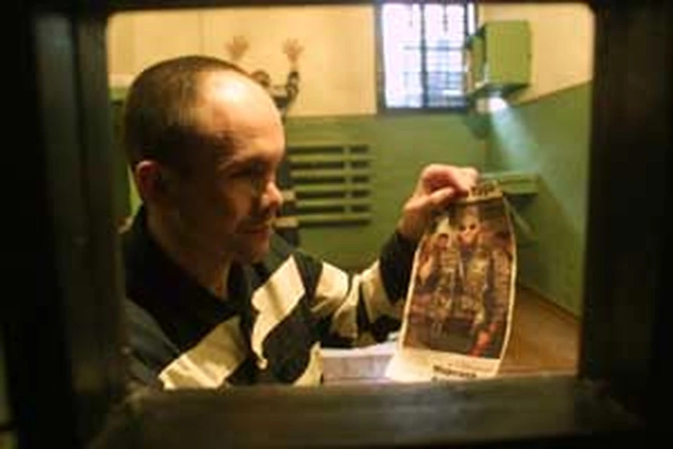 По словам сотрудников тюрьмы, Радуев сидел в камере тихо, никого не трогал. И его не трогали.