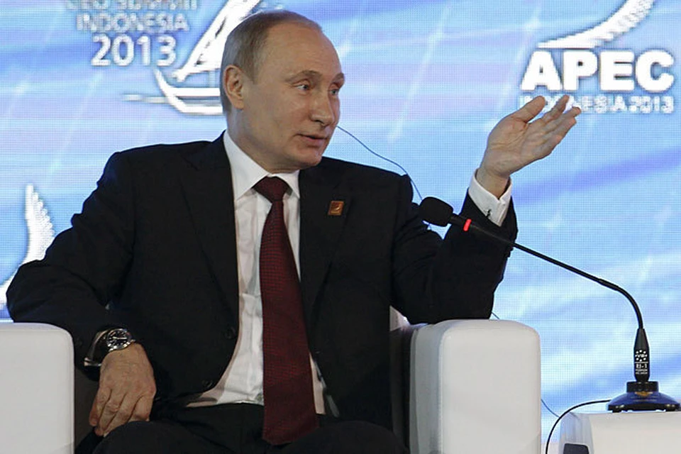 Владимир Путин заявил, что Россия не только не намерена сворачивать свою работу в азиатско-тихоокеанском регионе, но и находит для себя здесь все новые выгоды