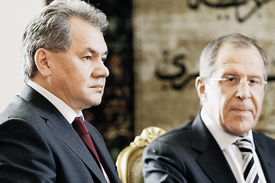 В Каире высадился серьезный десант сразу двух министров: обороны - Cергея Шойгу, 
а также иностранных дел - Сергея Лаврова.
