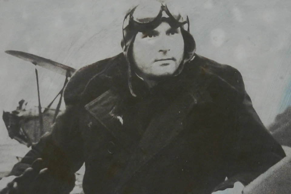 Командир эскадрильи Павел Камозин. Фото сделано в 1944 году.