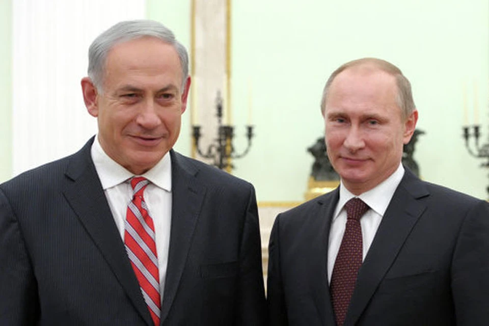 Не успел премьер-министр Биби Нетаньяху вернуться из Москвы с конфиденциальных, с глазу на глаз переговоров с президентом Путиным, как краткое содержание их секретных бесед появилось в газете «Маарив», представленное как большое достижение израильского премьера.