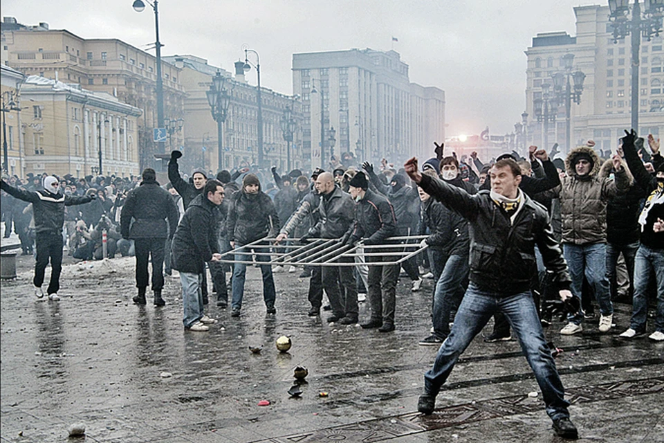 До массовых беспорядков на Манежной площади в декабре 2010 года россияне и предположить не могли, что в обществе накопилось столько агрессии.