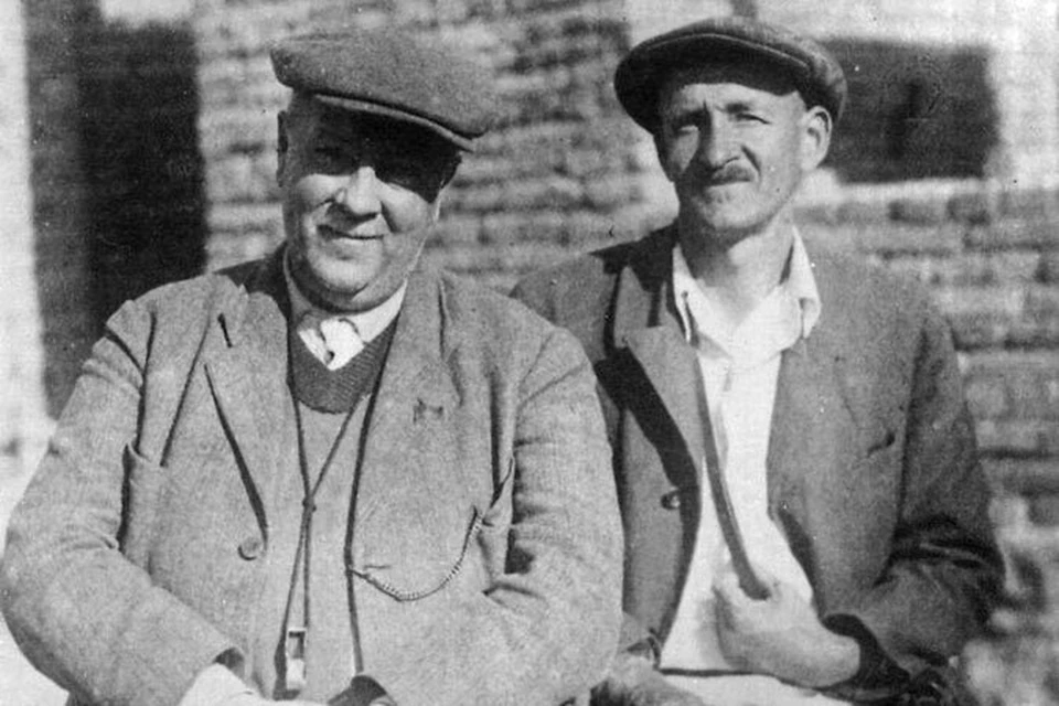 Дмитрий Иванович Щербаков (справа) и Александр Евгеньевич Ферсман во время одной из среднеазиатских экспедиций. 1933 год