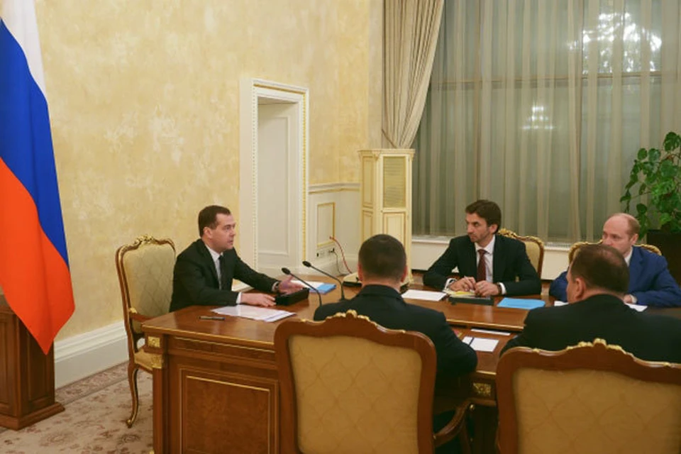 Заседание кабмина в четверг Дмитрий Медведев начал с обращения к российским спортсменам, которые примут участие в сочинской Олимпиаде