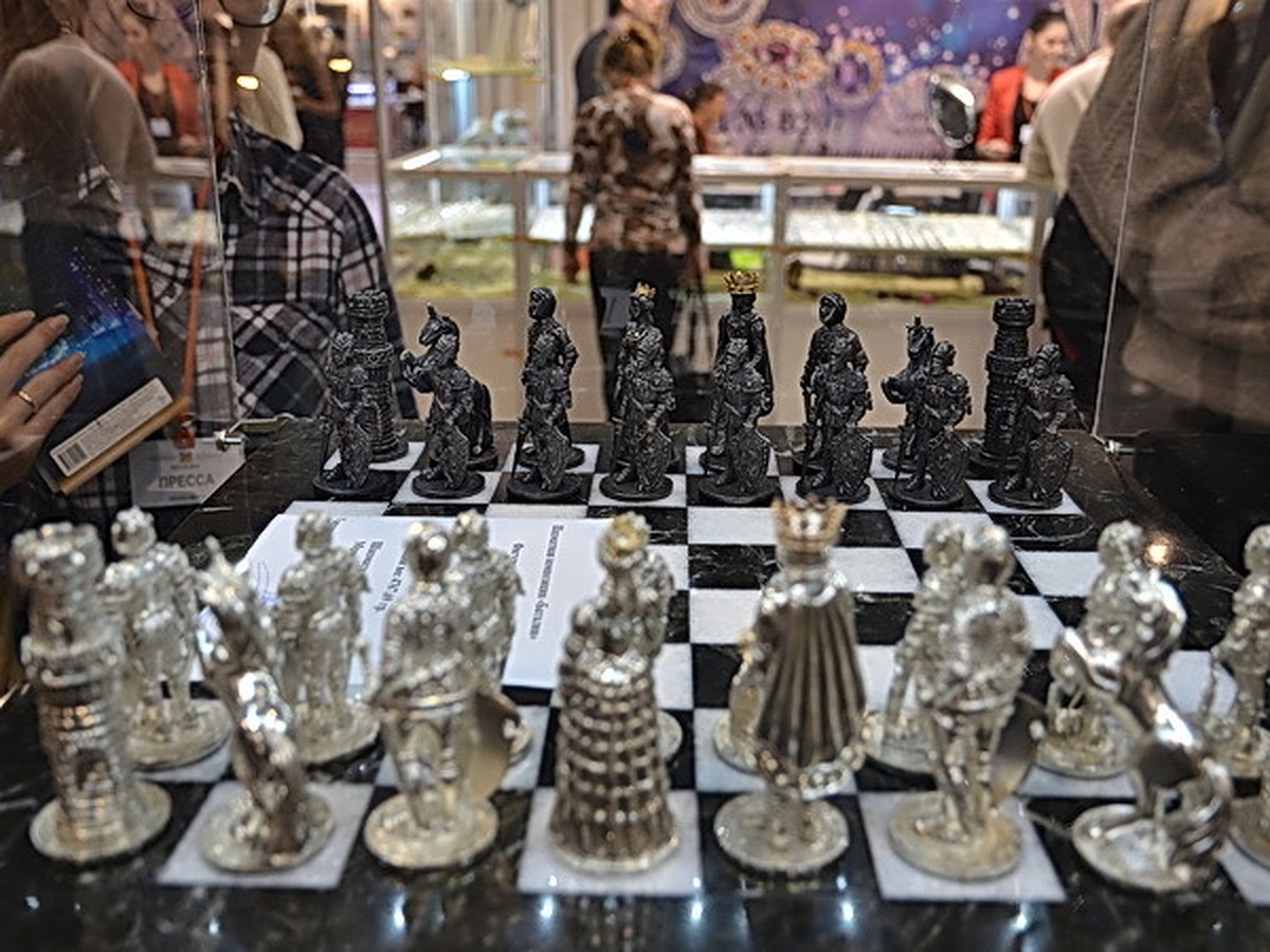 10 самых дорогих неантикварных шахмат | Forbes Life