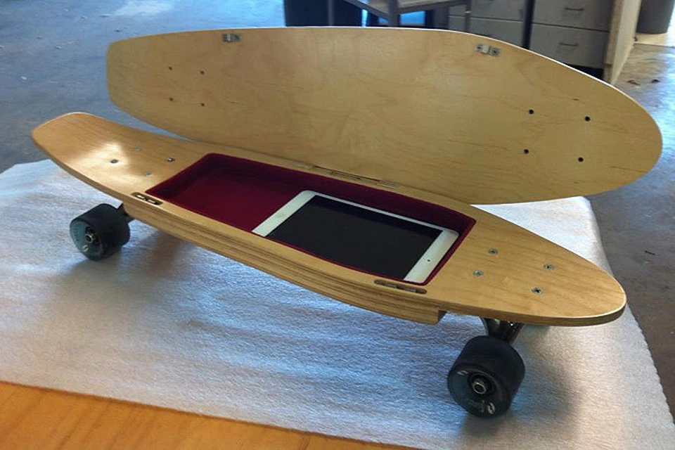 Изобретатель из Флориды объединил скейтборд с… портфелем