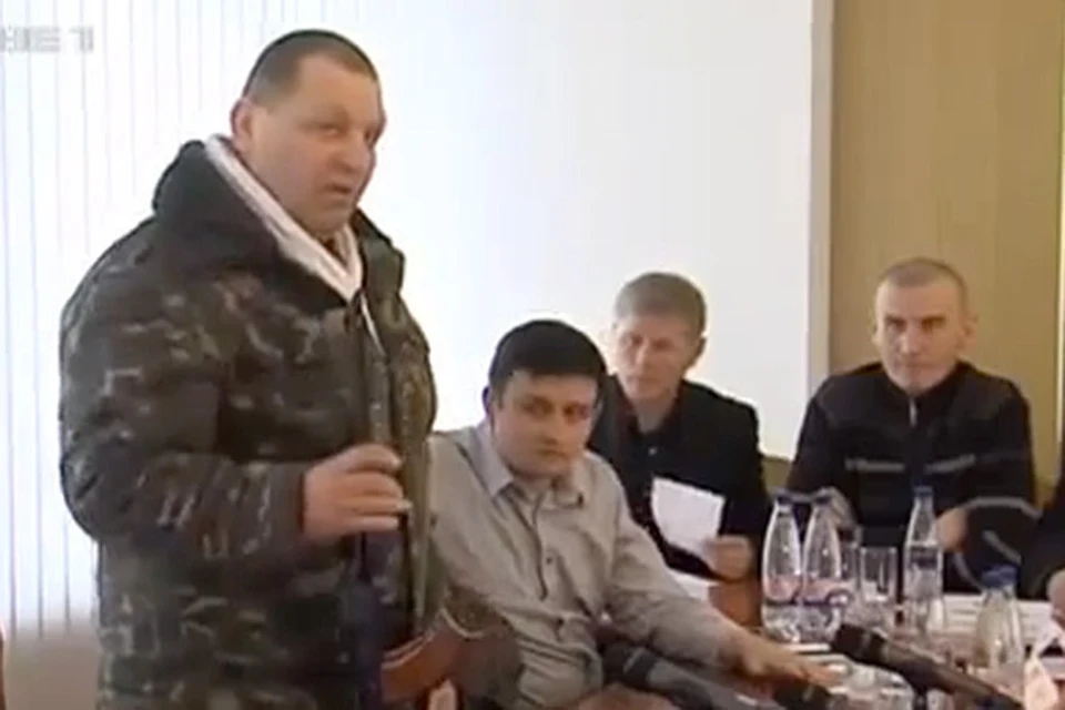 Сашко Билый знает один рычаг управления народным хозяйством - автомат.