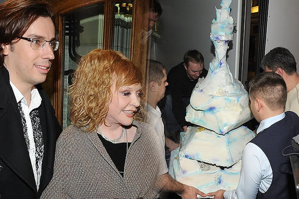Торт для Пугачевой был выполнен в виде айсберга