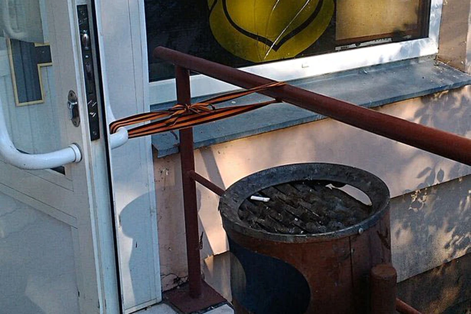 В самом магазине символ Победы сняли с двери и уже провели служебную проверку