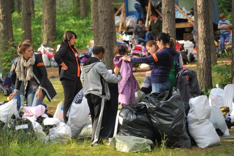 Корреспонденты “КП” побывали в одном из лагерей для тех, кто бежал от гражданской войны на Юго-Востоке Украины