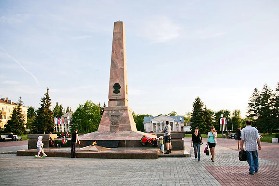 Фото на памятник тольятти центральный район