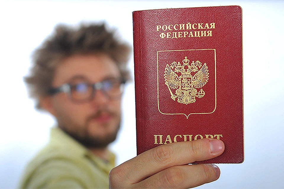 Новый закон «о втором паспорте» всполошил сотни тысяч россиян в других государствах