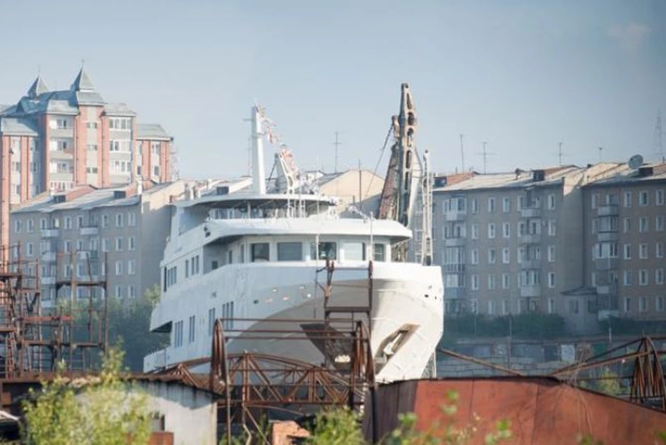 Яхту олигарха Олега Дерипаски спустили на воду в Бурятии. Фото: Марк Агнор