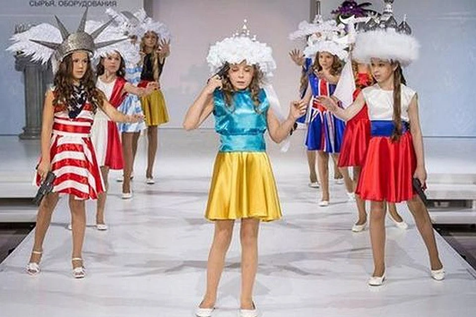 В Москве «Украину» спасли от «самоубийства» на показе детской моды