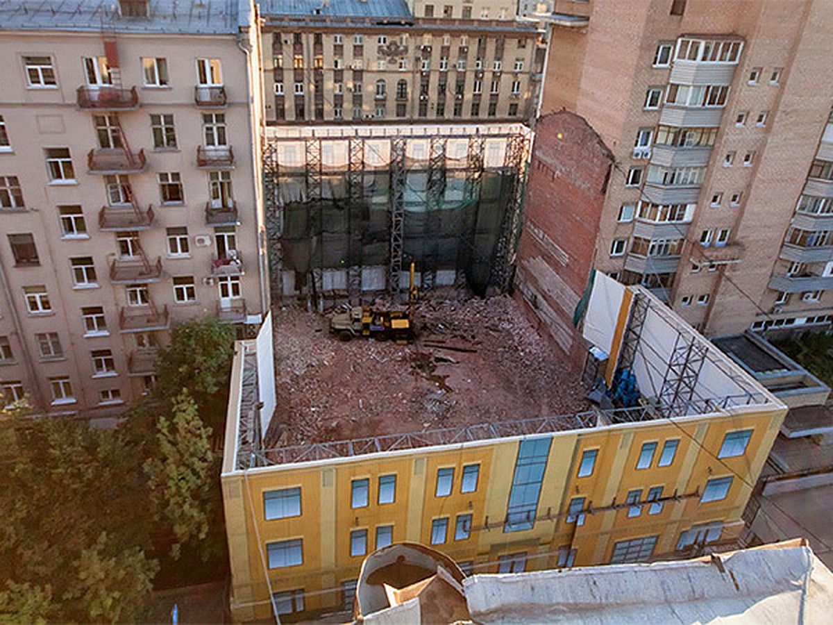 Мэрия Москвы подаст в суд на застройщика, снесшего старинный дом в центре  столицы - KP.RU