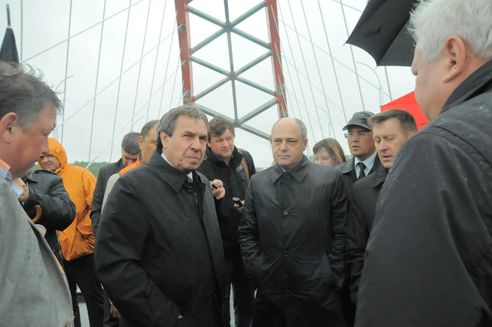 Врио губернатора провел выездное совещание на Бугринском мосту. Фото: предоставлено пресс-службой губернатора и правительства Новосибирской области