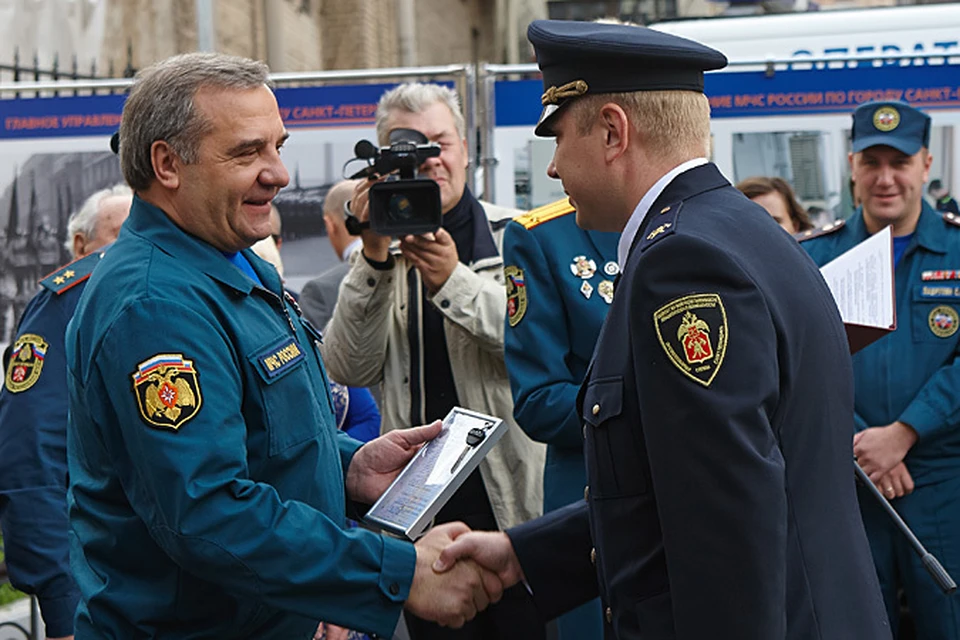 Владимир Пучков открыл в субботу авиационно-спасательный центр Северо-западного регионального центра МЧС