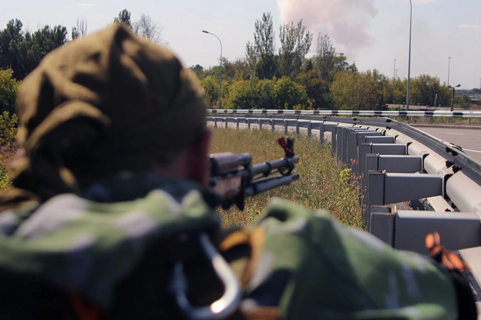 Армия ДНР перерезала все пути снабжения украинской группировки, окопавшейся в самом сердце Донбасса