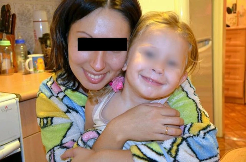 В Ростове суд направил 27-летнюю женщину, которая пыталась зарезать своих детей и себя, на принудительное лечение.