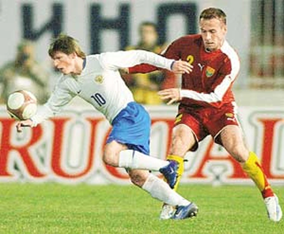 Форвард «Зенита» Андрей Аршавин (слева) был лучшим игроком в нашей сборной.