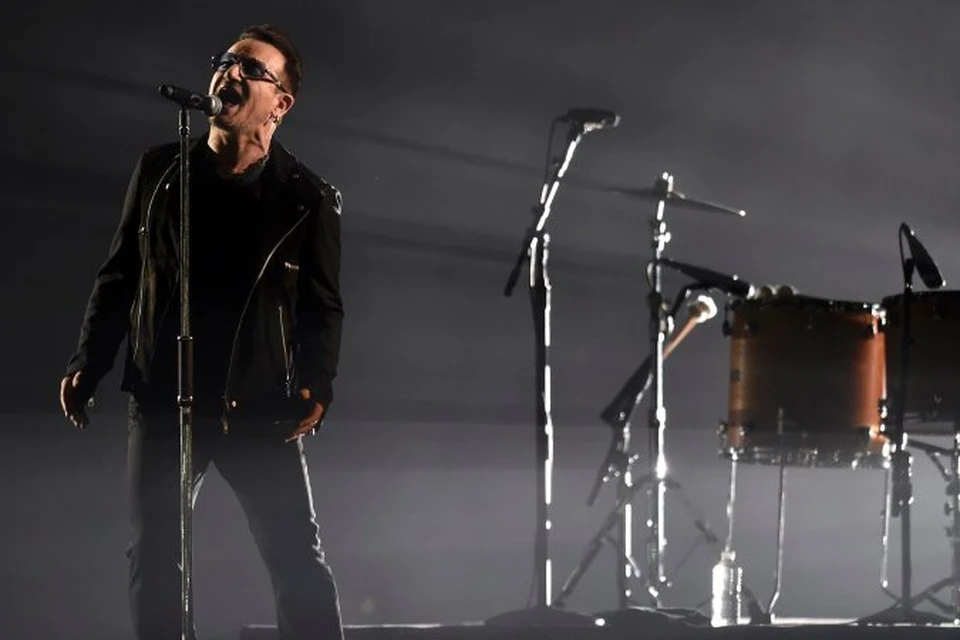 Лидер группы U2 Боно