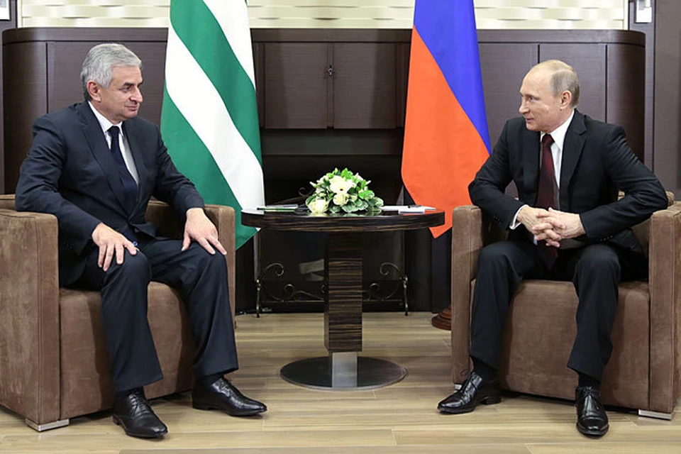 В понедельник в Сочи президенты России и Абхазии подписали Договор о союзничестве и стратегическом партнерстве