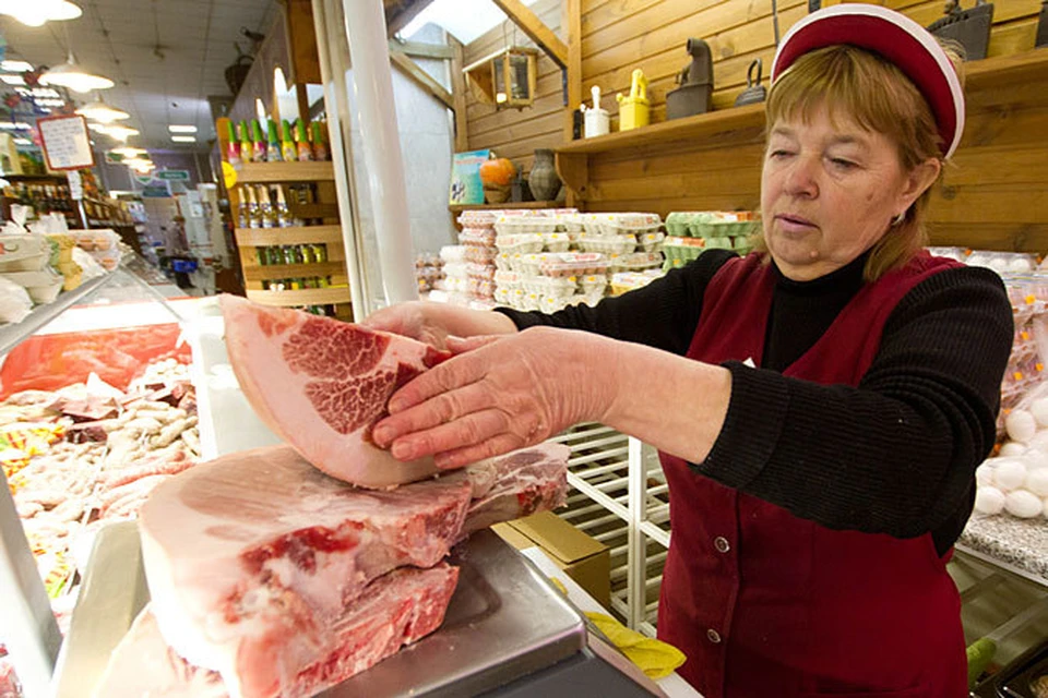 В частности, согласно его последней сводке, уже третью неделю в России дешевеет свинина