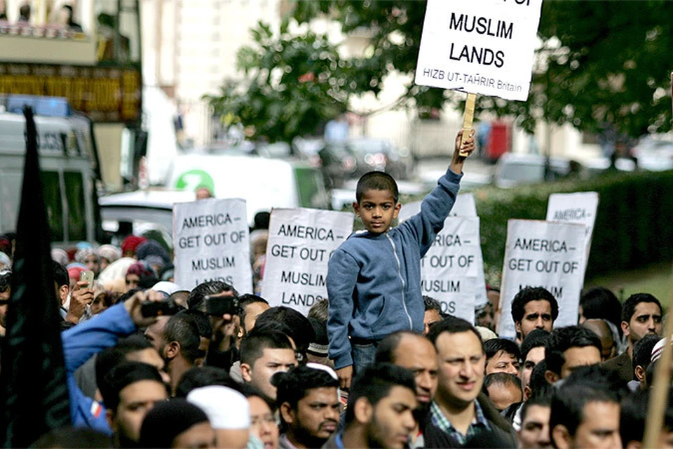 Распространенное в мусульманском мире имя Мухаммед еще недавно было и самым популярным в Лондоне. А теперь именем пророка чаще всего называют новорожденных уже во всей Британии.