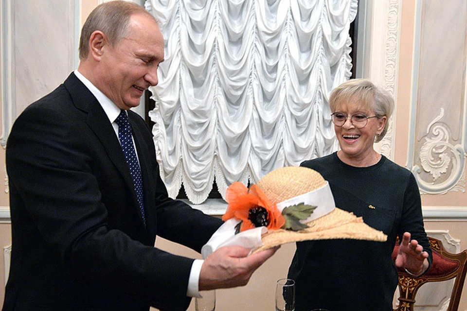 Владимир Путин поздравил Алису Фрейндлих с юбилеем